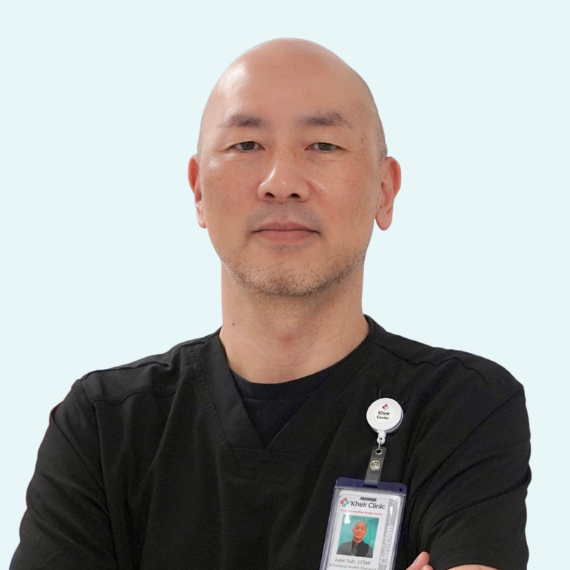 Joon Suh, LCSW-Headshot